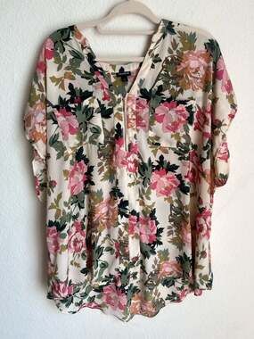 Torrid Georgette Zip-Front Dolman Blouse Peach Floral Size 3